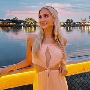 Meet your Posher, Mia claire